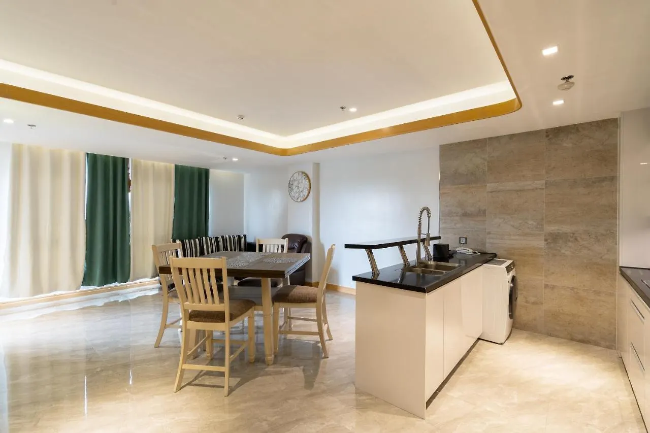 One Euphoria Luxe Hotel Angeles 5*,