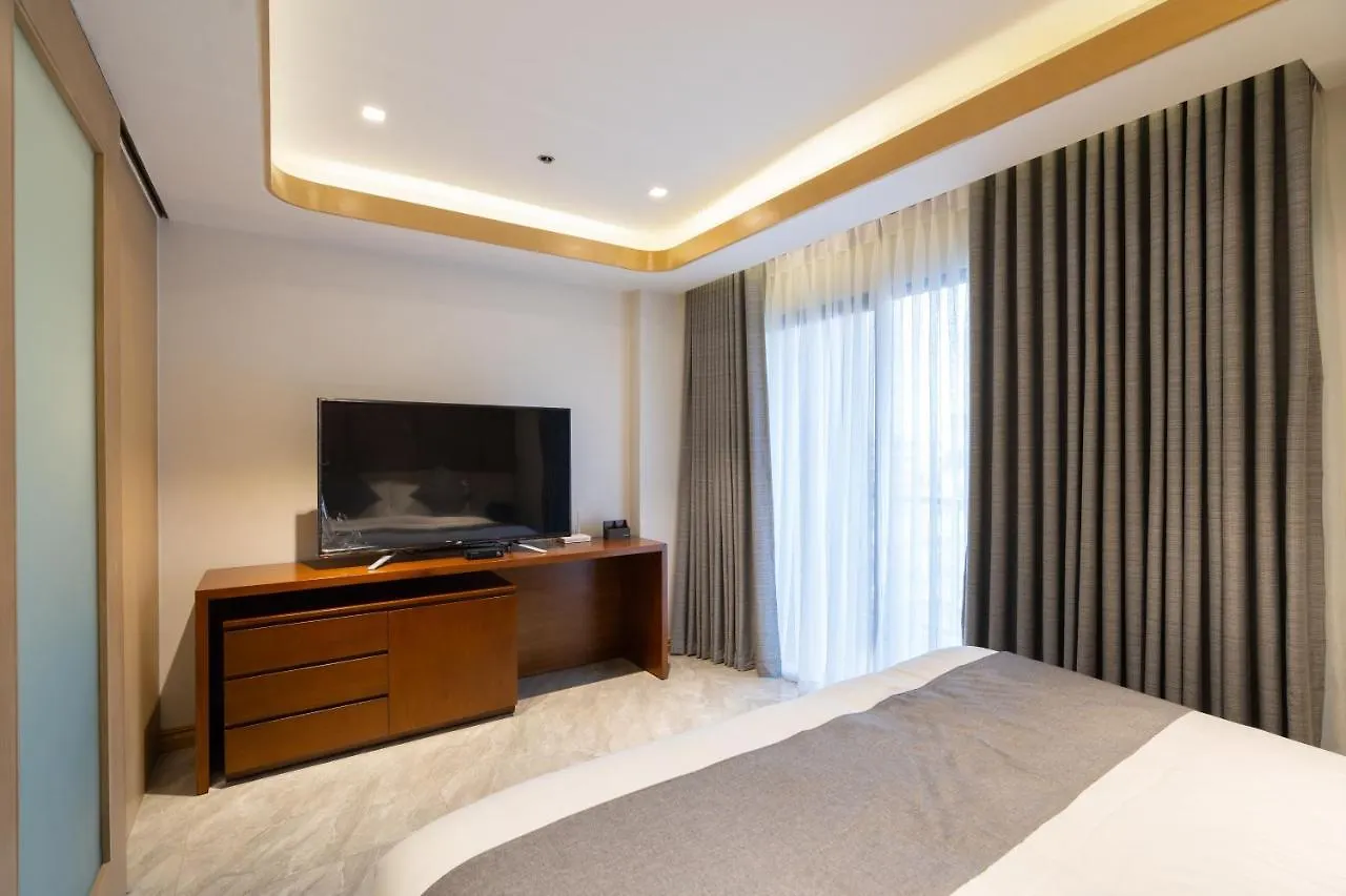 One Euphoria Luxe Hotel Angeles