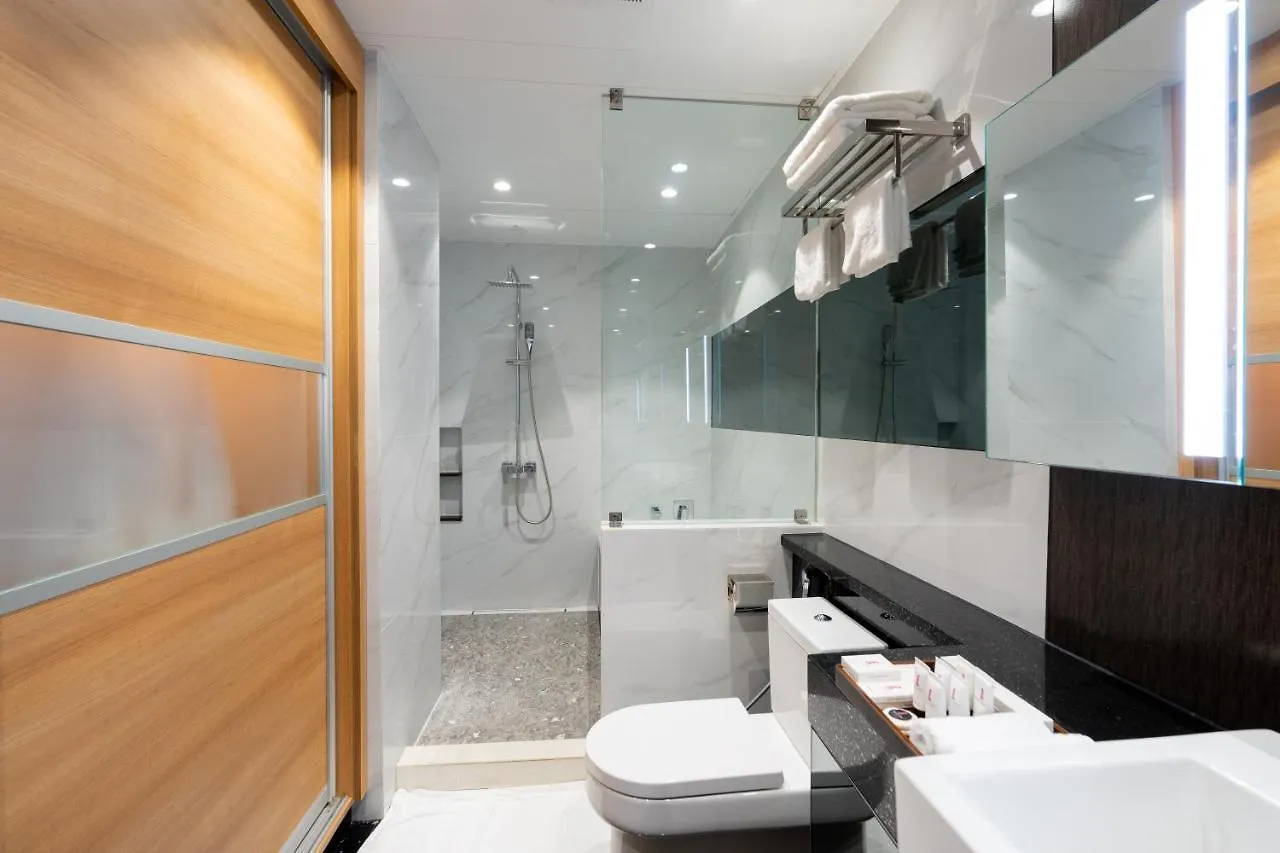 One Euphoria Luxe Hotel Angeles 5*,