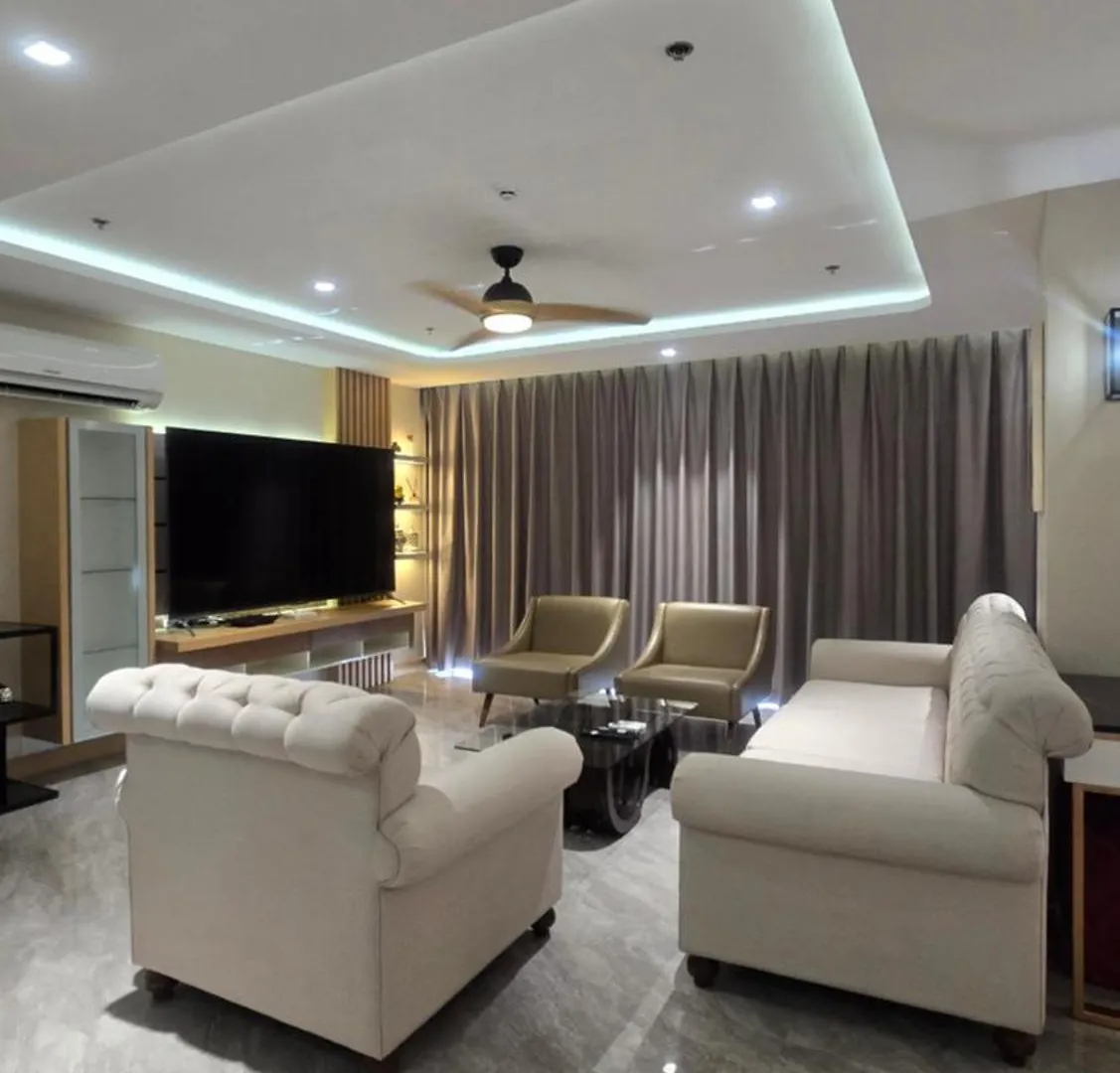 One Euphoria Luxe Hotel Angeles 5*,  Filipiny